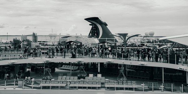 Quels sont les avantages de louer une maison de vacances en Provence avec des ateliers de peinture et des balades en calèche?